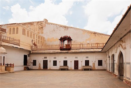 simsearch:630-06721784,k - Courtyard of a palace, Hawa Mahal, Jaipur, Rajasthan, India Stock Photo - Premium Royalty-Free, Code: 630-06721723