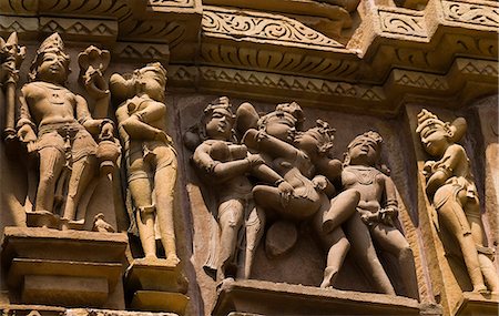 Sculptures on a temple, Kandariya Mahadeva Temple, Khajuraho, Chhatarpur District, Madhya Pradesh, India Photographie de stock - Premium Libres de Droits, Code: 630-06721826