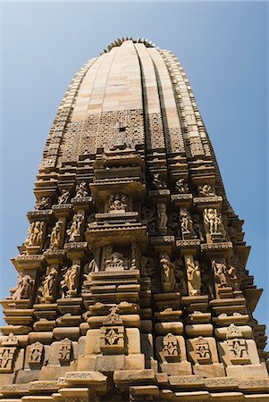 Low angle view of a temple, Kandariya Mahadeva Temple, Khajuraho, Chhatarpur District, Madhya Pradesh, India Photographie de stock - Premium Libres de Droits, Code: 630-06721820