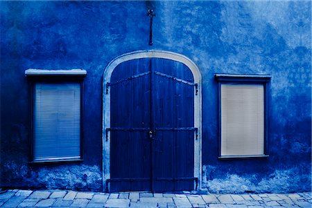 south bohemian region - Facade of a blue building, Cesky Krumlov, South Bohemian Region, Czech Republic Stock Photo - Premium Royalty-Free, Code: 630-06722147
