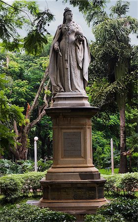 Statue of Queen Victoria in a park, Cubbon Park, Bangalore, Karnataka, India Foto de stock - Sin royalties Premium, Código: 630-06722299