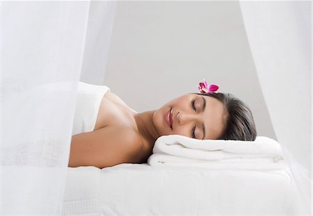 simsearch:630-01128613,k - Woman receiving spa treatment with her eyes closed Stock Photo - Premium Royalty-Free, Code: 630-06722489