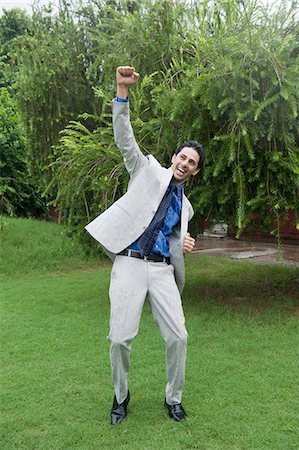 simsearch:630-06723049,k - Businessman dancing in the rain Foto de stock - Sin royalties Premium, Código: 630-06723039