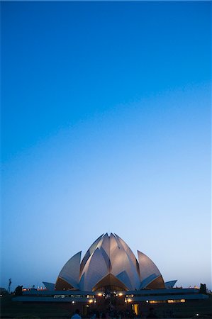 Temple at night, Lotus Temple, New Delhi, India Foto de stock - Sin royalties Premium, Código: 630-06723581