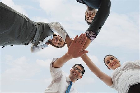 soporte (físico) - Business people clasping hands together Foto de stock - Sin royalties Premium, Código: 630-07071596