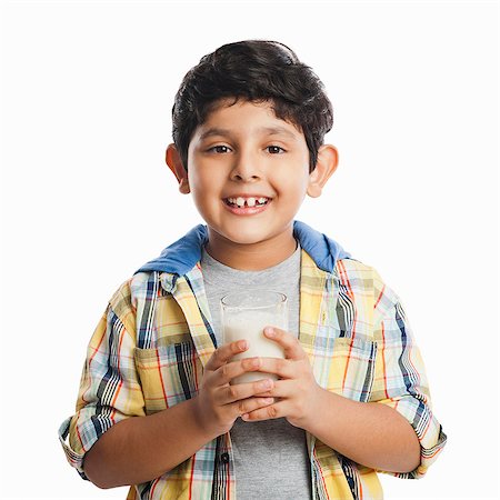 Boy drinking milk Foto de stock - Sin royalties Premium, Código: 630-07071774