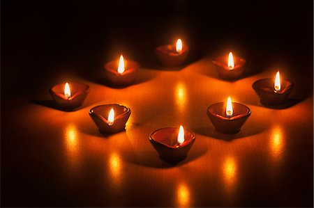 Oil lamps on Diwali Foto de stock - Sin royalties Premium, Código: 630-07072069
