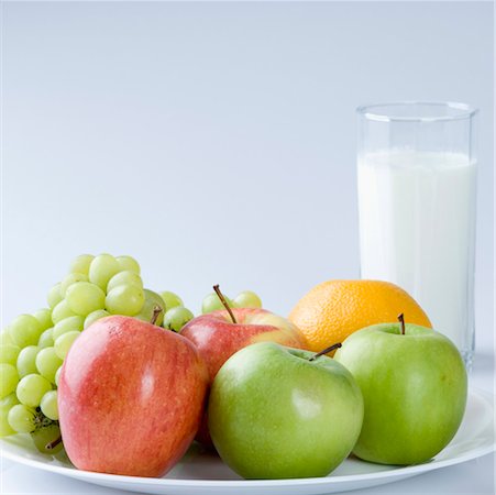 full breakfast - Glass of milk with fruits Stock Photo - Premium Royalty-Free, Code: 630-01126688