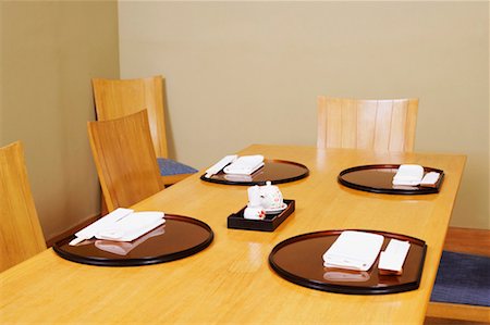 simsearch:630-02220328,k - High angle view of a place setting in a restaurant Fotografie stock - Premium Royalty-Free, Codice: 630-01127208