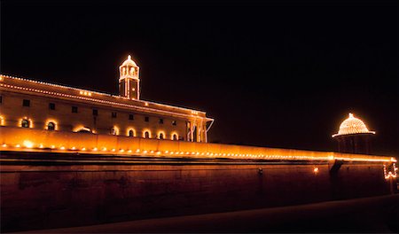 rashtrapati bhavan lit at night - Building lit up at night, Rashtrapati Bhavan, New Delhi, India Foto de stock - Sin royalties Premium, Código: 630-01127415