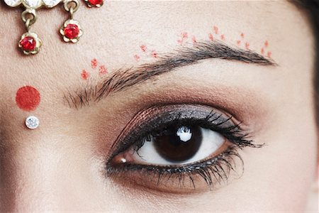 Close-up of a young woman's eye Stock Photo - Premium Royalty-Free, Code: 630-01127561
