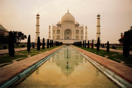 simsearch:625-01093095,k - Reflection of a mausoleum in water, Taj Mahal, Agra, Uttar Pradesh, India Foto de stock - Sin royalties Premium, Código: 630-01127606