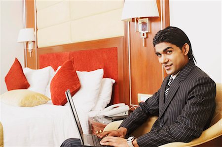 simsearch:630-01131198,k - Porträt eines Unternehmers mit einem laptop Stockbilder - Premium RF Lizenzfrei, Bildnummer: 630-01128517