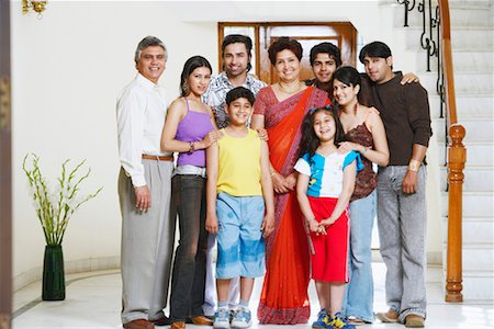 simsearch:700-00086253,k - Portrait of a family standing together Stock Photo - Premium Royalty-Free, Code: 630-01128999