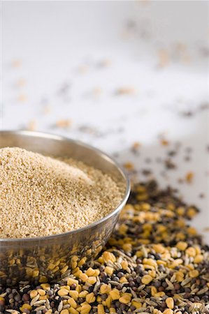 Close-up of spices in a bowl Foto de stock - Sin royalties Premium, Código: 630-01129127