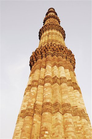 simsearch:630-07071430,k - Vue angle faible sur un monument, complexe du Qutub Minar, New Delhi, Inde Photographie de stock - Premium Libres de Droits, Code: 630-01129289