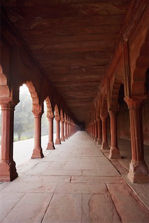 Empty walkway in a courtyard, Taj Mahal, Agra, Uttar Pradesh, India Stock Photo - Premium Royalty-Free, Code: 630-01129845