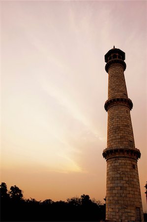 simsearch:630-01191621,k - Vue d'angle faible d'un minaret, Taj Mahal, Agra, Uttar Pradesh, Inde Photographie de stock - Premium Libres de Droits, Code: 630-01129865