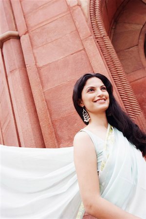 simsearch:630-01131029,k - Close-up of a young woman smiling Foto de stock - Royalty Free Premium, Número: 630-01129946