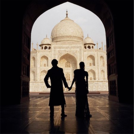 photos saris taj mahal - Silhouette of a couple standing in front of a mausoleum, Taj Mahal, Agra, Uttar Pradesh, India Stock Photo - Premium Royalty-Free, Code: 630-01131307