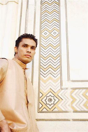 simsearch:630-01131579,k - Portrait of a young man, Taj Mahal, Agra, Uttar Pradesh, India Stock Photo - Premium Royalty-Free, Code: 630-01131407