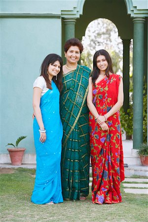 simsearch:630-01076376,k - Portrait of a mature woman and her two daughters Stock Photo - Premium Royalty-Free, Code: 630-01131504