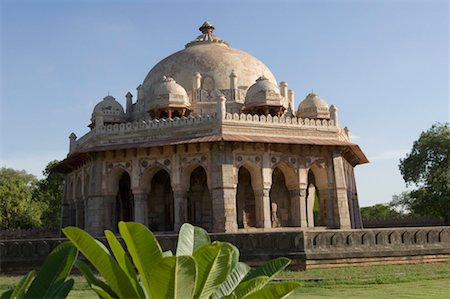 Lawn beside a tomb, Humayun Tomb, New Delhi, India Foto de stock - Sin royalties Premium, Código: 630-01191836