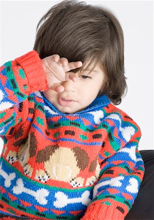 simsearch:614-09253640,k - Close-up of a boy rubbing his eyes Foto de stock - Sin royalties Premium, Código: 630-01491917