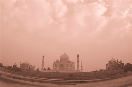 Mausoleum at the riverside, Taj Mahal, Agra, Uttar Pradesh, India Foto de stock - Sin royalties Premium, Código: 630-01492274