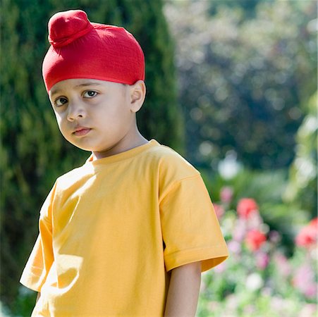 sikh boy patka - Portrait d'un garçon de la pensée Photographie de stock - Premium Libres de Droits, Code: 630-01492637