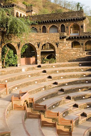 Steps in an amphitheater, Neemrana Fort, Neemrana, Alwar, Rajasthan, India Foto de stock - Sin royalties Premium, Código: 630-01708411