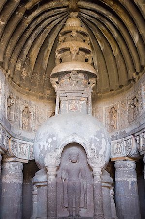 simsearch:857-03192949,k - Statue of Buddha in a cave, Ajanta, Maharashtra, India Fotografie stock - Premium Royalty-Free, Codice: 630-01708895