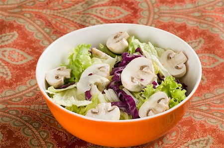 ensaladera - Close-up of a bowl of vegetable salad Foto de stock - Sin royalties Premium, Código: 630-01875944