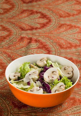 simsearch:630-01875676,k - Close-up of a bowl of salad Foto de stock - Royalty Free Premium, Número: 630-01875945