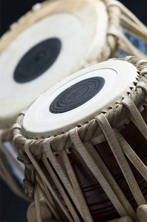 drum (instrument) - Close-up of two tablas Foto de stock - Sin royalties Premium, Código: 630-01876219