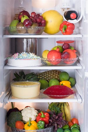Fruits and vegetables in a refrigerator Stock Photo - Premium Royalty-Free, Code: 630-01872101