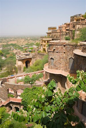simsearch:625-02928762,k - Erhöhte Ansicht eines Forts, Neemrana Fort Palace, Neemrana, Alwar, Rajasthan, Indien Stockbilder - Premium RF Lizenzfrei, Bildnummer: 630-01872137