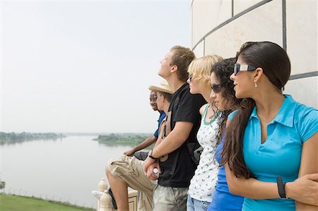 sun up - Three young couples standing together, Taj Mahal, Agra, Uttar Pradesh, India Stock Photo - Premium Royalty-Free, Code: 630-01986992