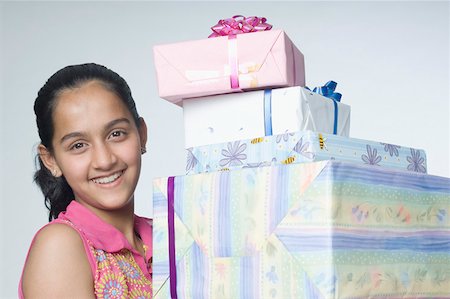 simsearch:630-02220251,k - Porträt von ein junges Mädchen mit Geschenken Stockbilder - Premium RF Lizenzfrei, Bildnummer: 630-02219459