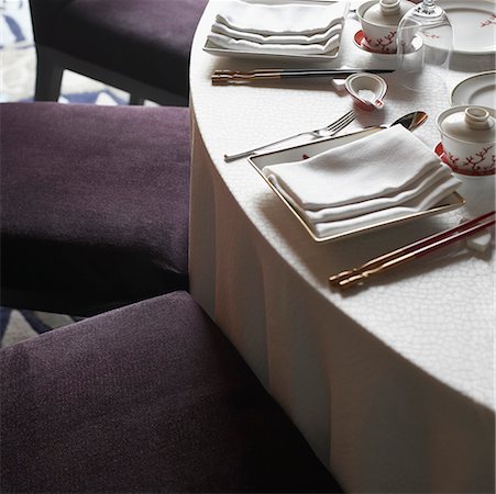 simsearch:630-02220328,k - Dinning table in a restaurant Fotografie stock - Premium Royalty-Free, Codice: 630-02220328