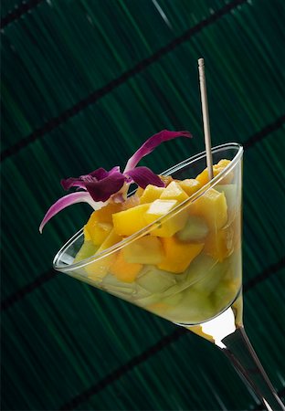 simsearch:630-02220065,k - Close-up of a glass of mango slices and melon Foto de stock - Sin royalties Premium, Código: 630-02220459