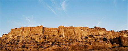 forteresse - Vue faible angle d'un fort, le Fort de Meherangarh, Jodhpur, Rajasthan, Inde Photographie de stock - Premium Libres de Droits, Code: 630-03479111