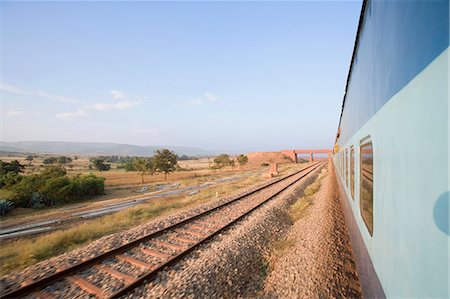 Train on a railroad track, Hampi, Karnataka, India Foto de stock - Sin royalties Premium, Código: 630-03479166