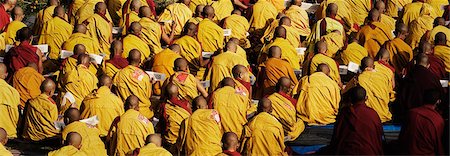 Rear view of monks reading books, Bodh Gaya, Gaya, Bihar, India Foto de stock - Sin royalties Premium, Código: 630-03479234