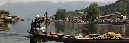 Man selling vegetable in a boat, Dal Lake, Srinagar, Jammu and Kashmir, India Stock Photo - Premium Royalty-Free, Code: 630-03479338