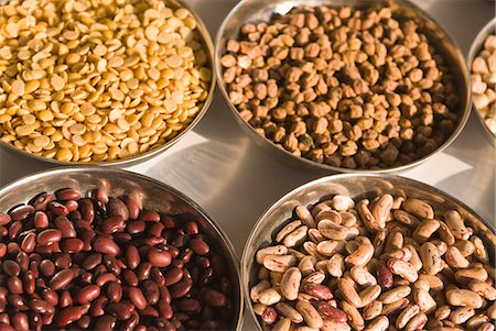 small business sales - Beans and pulses in bowls at a market stall, Delhi, India Foto de stock - Sin royalties Premium, Código: 630-03480497