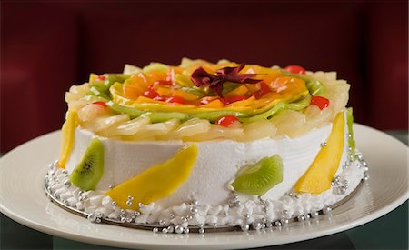 Close-up of a pineapple trifle Foto de stock - Sin royalties Premium, Código: 630-03481731