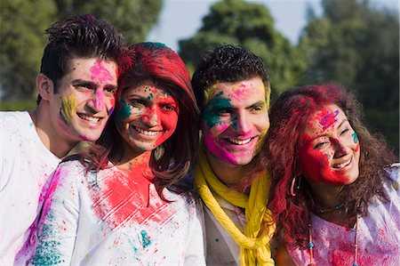 simsearch:630-03482931,k - Freunde feiern Holi Stockbilder - Premium RF Lizenzfrei, Bildnummer: 630-03482940