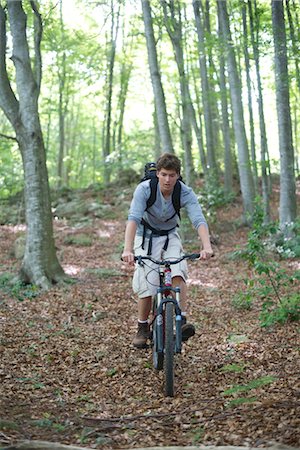 simsearch:632-05553625,k - Vélo homme en bois Photographie de stock - Premium Libres de Droits, Code: 632-05553457