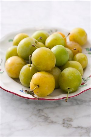 Fresh greengage plums Fotografie stock - Premium Royalty-Free, Codice: 632-05603926